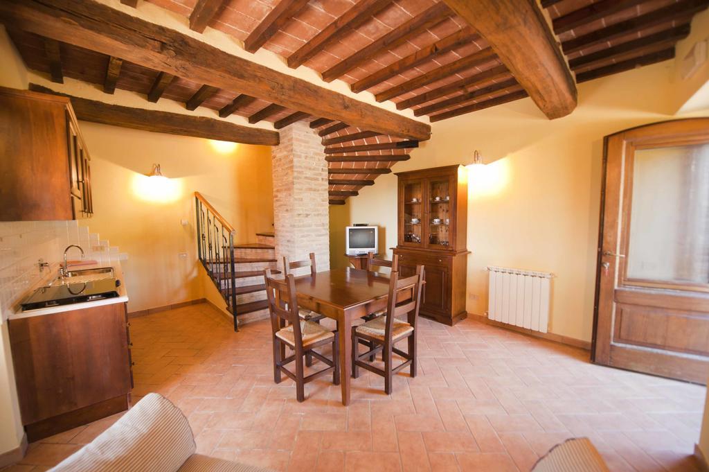 Agriturismo Tenuta Di Biscina Номер фото